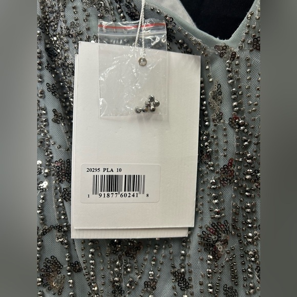 MAC DUGGAL 20295 NWT Embellished V Neck Long Sleeve A Line Gown in platinum - Picture 11 of 14